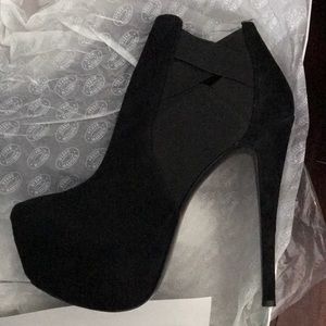 Black suede booties Steve Madden